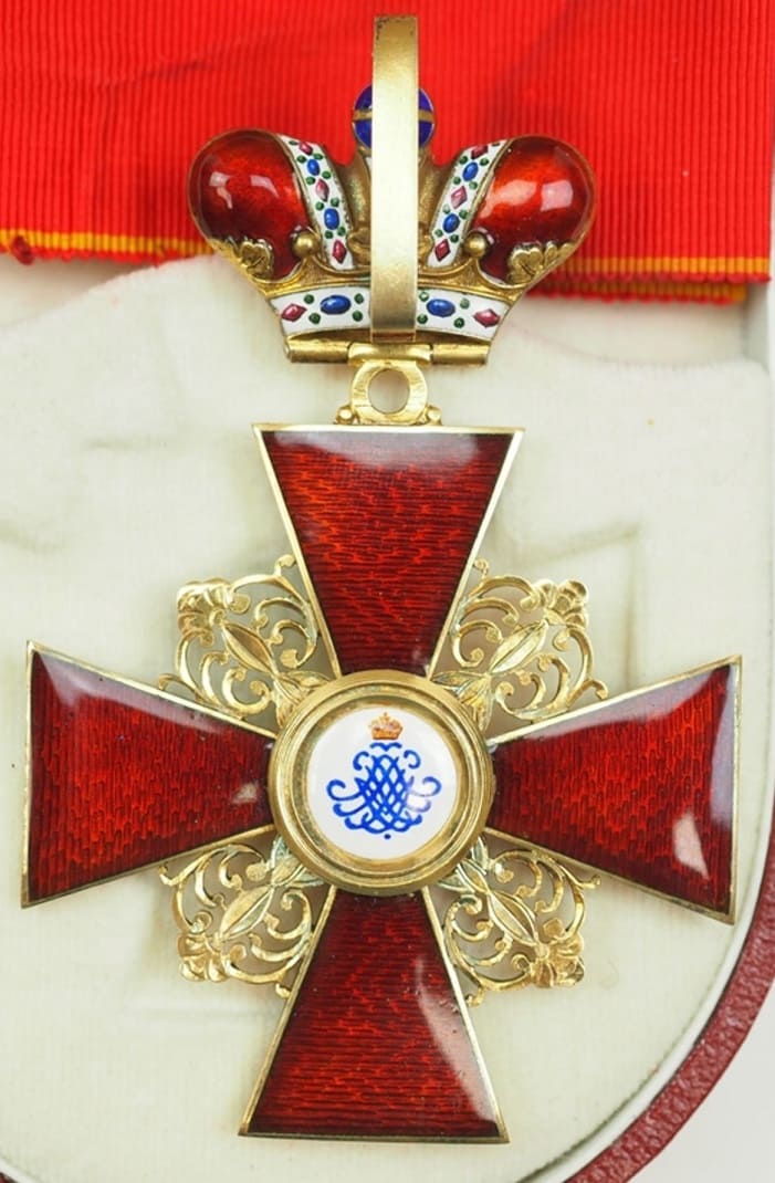 Cased 1st class cross with Imperial Crown made by Rothe.jpg