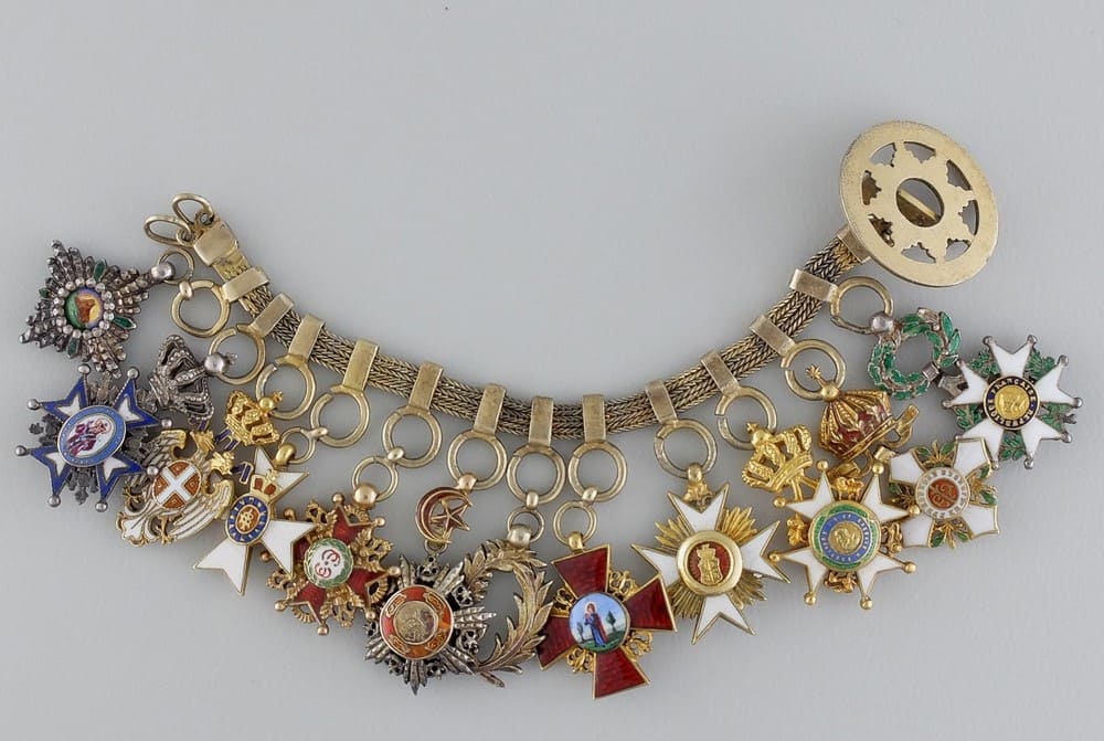 Chain of Miniatures with Order of Lion and Sun.jpg