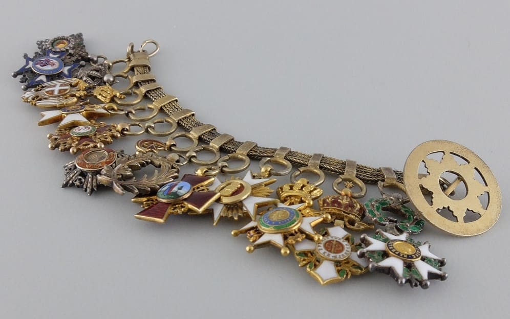 Chain of  Miniatures with Order of Lion and Sun.jpg