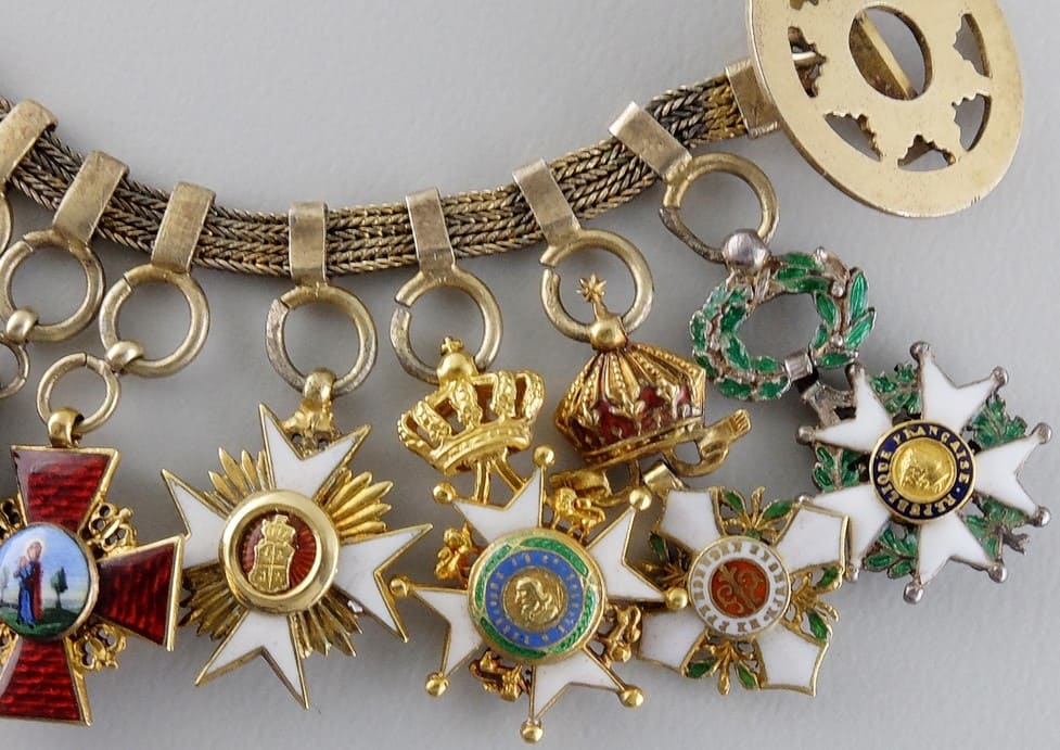 Chain of Miniatures with Order of Lion  and Sun.jpg