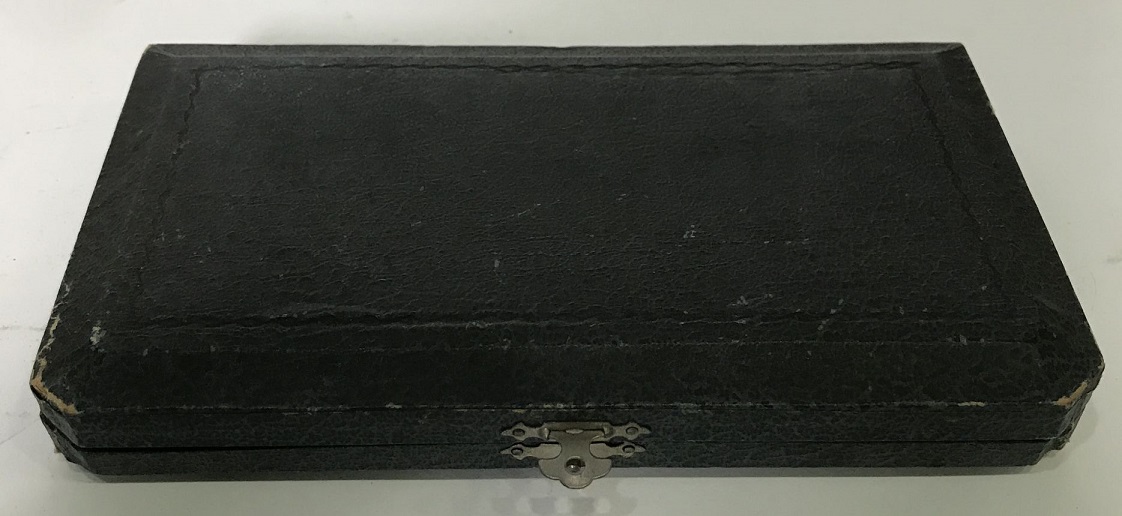 China Incident Commemorative Medals 支那事變記念章牌.jpg