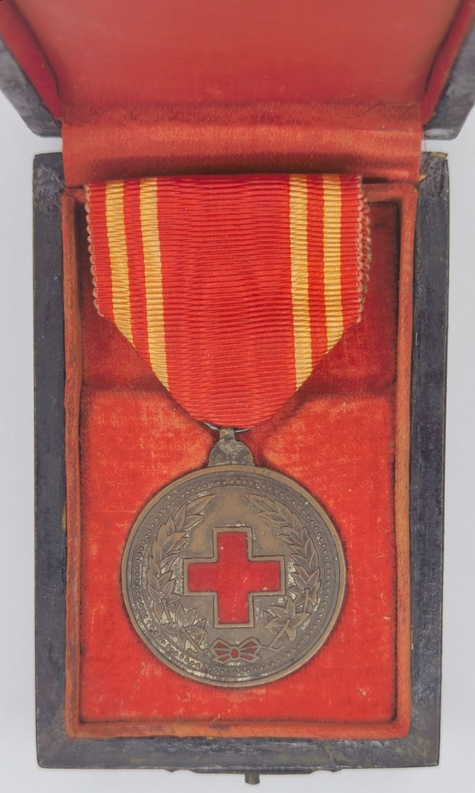 Chinese Red Cross  Society Regular Member's Medal.jpg