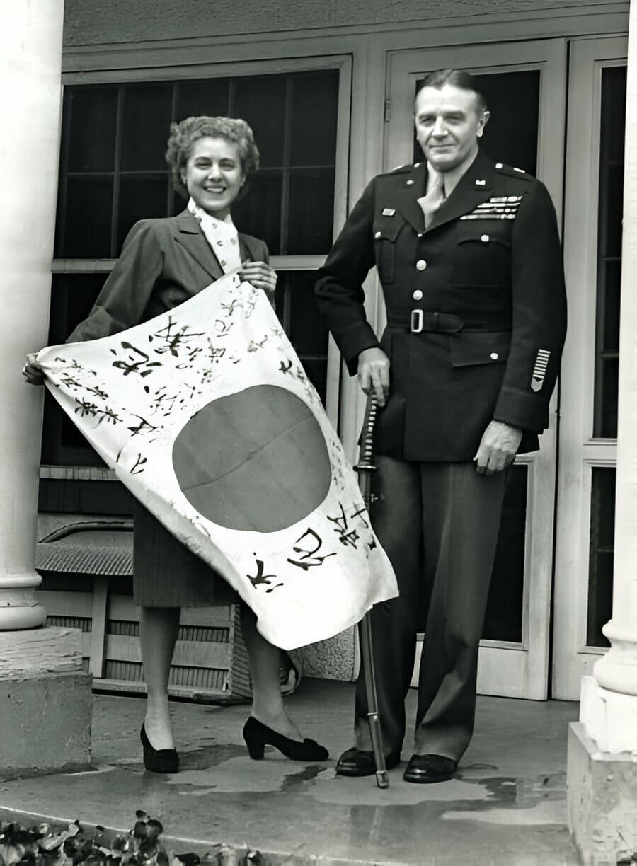 Clare Booth Luce and Major General Charles Willoughby.jpg