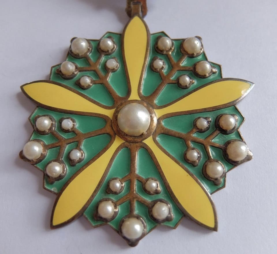 Collar  Badge of the Grand Order of the Orchid Blossom made by Osaka Mint.jpg