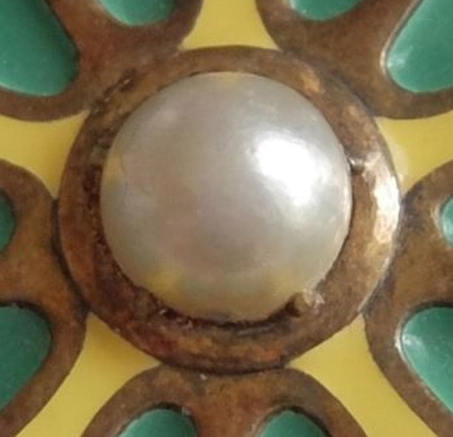 Collar  Badge of the Grand Order of the Orchid Blossom made by Osaka  Mint.jpg Collar  Badge of the Grand Order of the Orchid Blossom made by Osaka  Mint.jpg