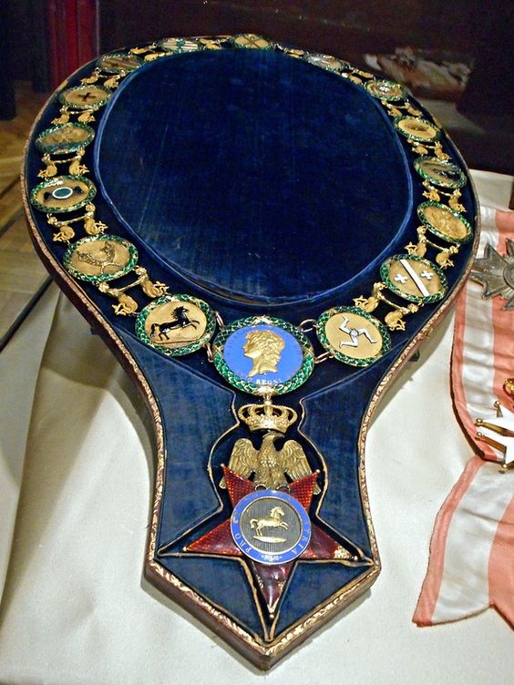 Collar of Order of Two Sicilies that belonged to  Murat.jpg