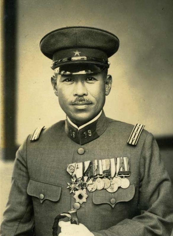 Colonel 19th Infantry Regiment with 5th class Order of the Eight Trigrams.jpg