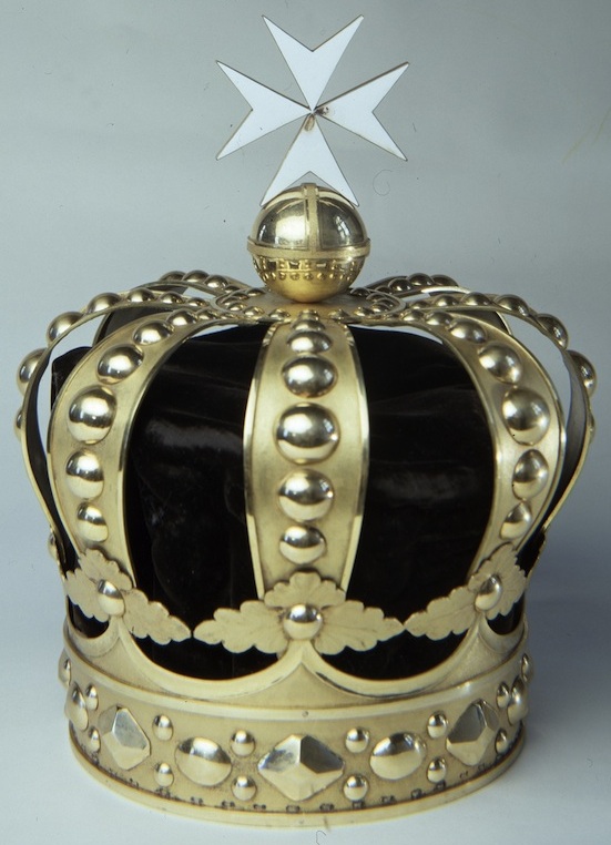 Crown of  the Grand Master of the Order of St. John of  Jerusalem.jpg