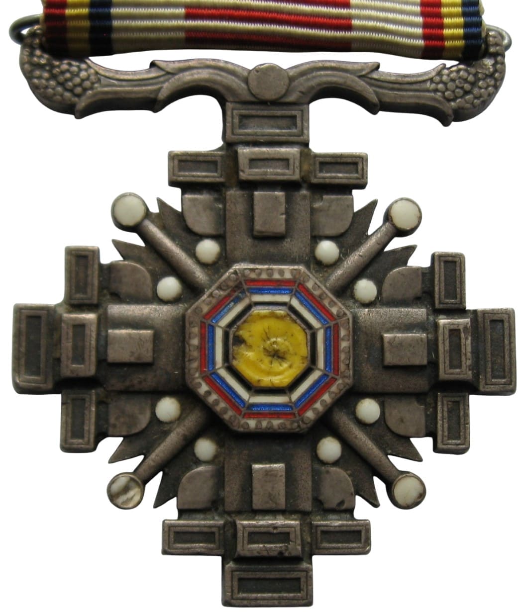 Destroyed  Order of the Pillars of  the State.jpg