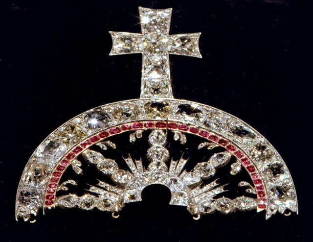 Diamond Semicircle for Cavalry Ladies of the Order of the Holy Great Martyr Catherine.jpg