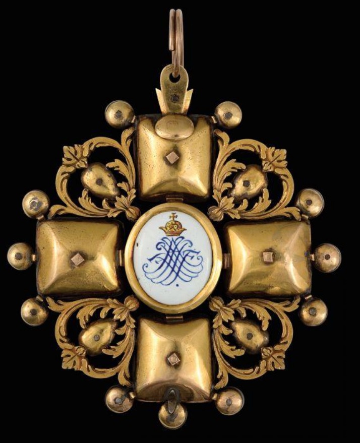 Early  Order of St.Anna Holstein type.jpg