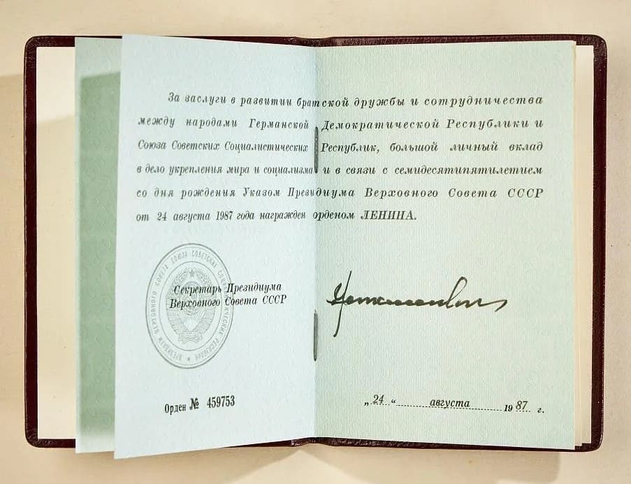 Erich Honecker's Order  of the  Lenin.jpg
