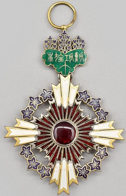 European replica  of the Order of  the Paulownia Flowers.jpg