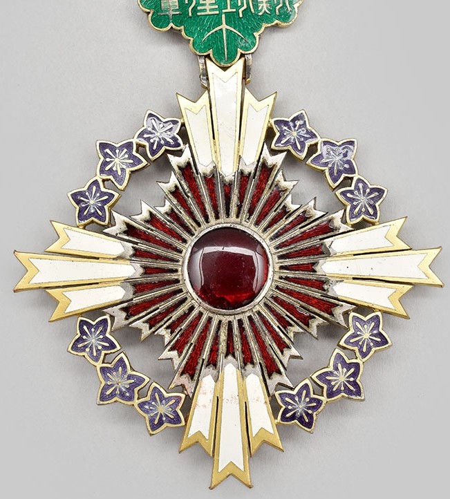 European replica  of the Order of the  Paulownia Flowers.jpg