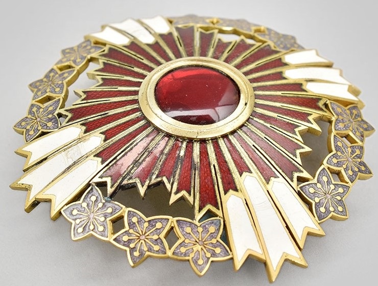 European replica  of  the  Order of the Paulownia Flowers.jpg