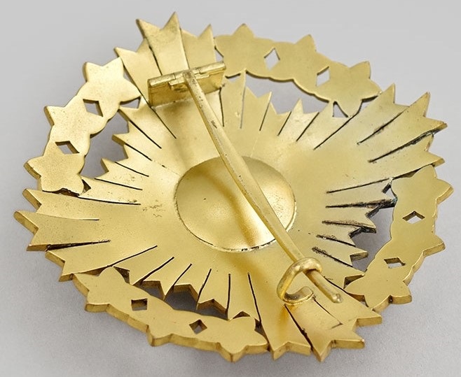 European replica  of the Order of   the Paulownia Flowers.jpg