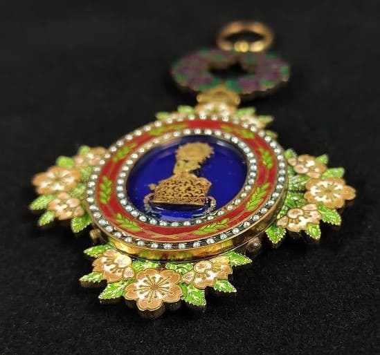 Fake 1st class  Order  of the Precious Crown.jpg