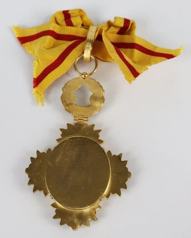 Fake 2nd class order of the  Precious Crown.jpg