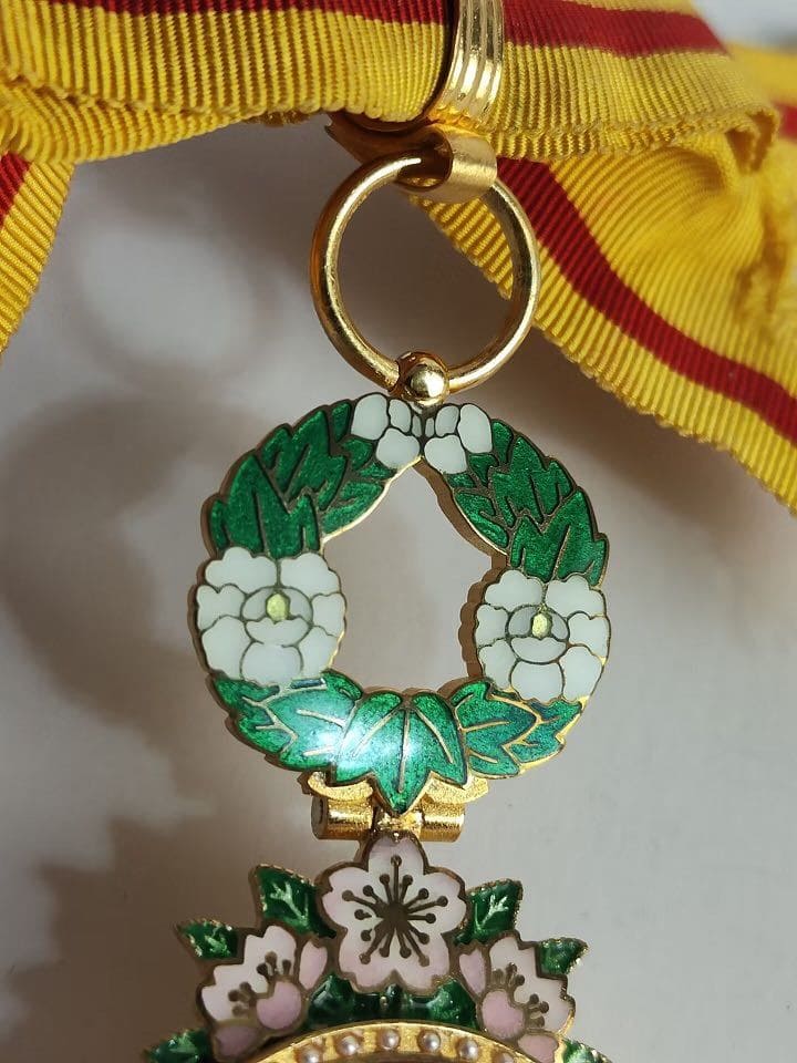 Fake 2nd class  order of the Precious Crown.jpg