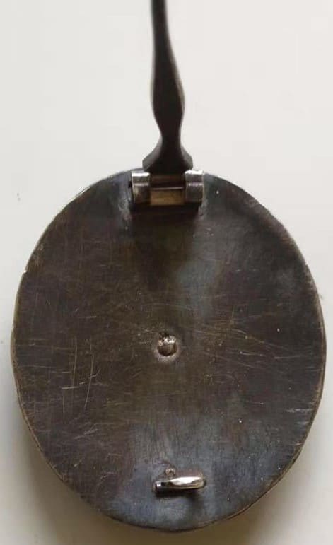 Fake  2nd Type Naval Academy Graduation Badge.jpg