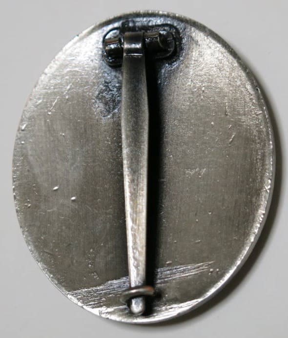 Fake  2nd Type Naval Academy Graduation Badge.jpg