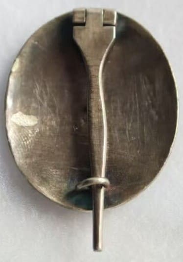 Fake 2nd Type Naval Academy  Graduation Badge.jpg