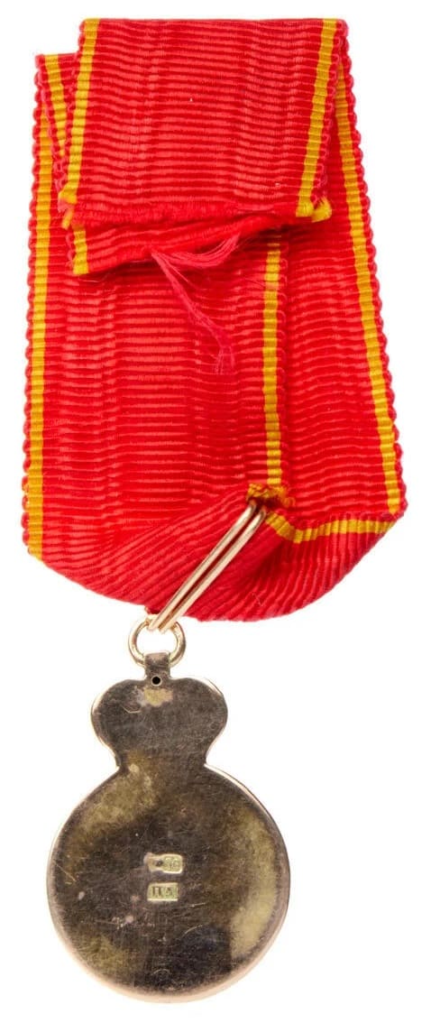 Fake 4th  class order of Saint Anna for foreigners.jpg