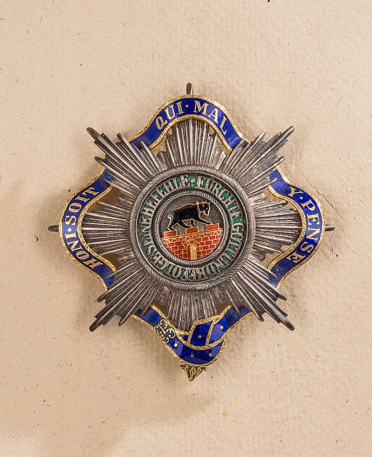 Fake Anhalt Albert the Bear Grand Cross Breast Star with Garter.jpg