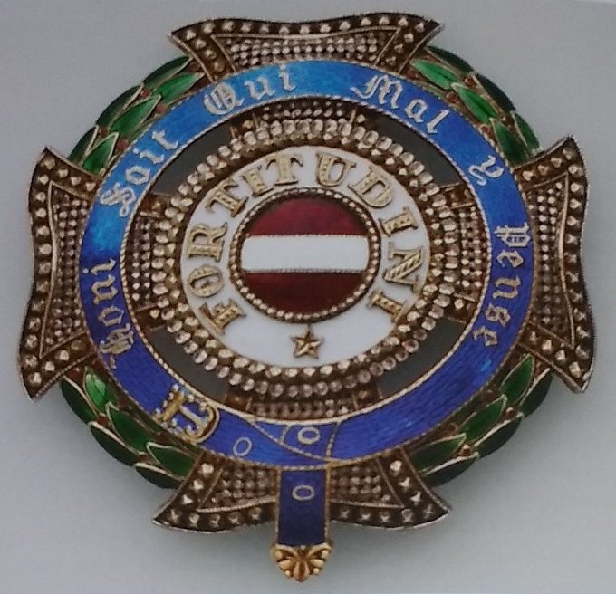 Fake breast star of a military order of Maria Theresia combined with the Garter.jpg