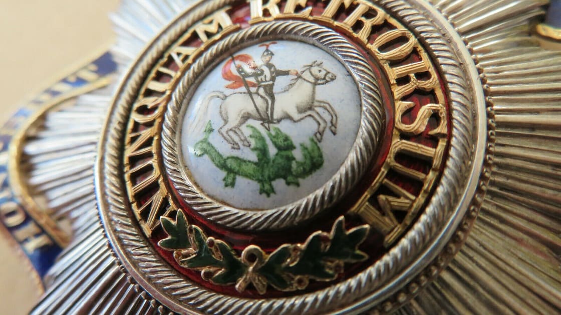 Fake breast star of  Sankt Georgs-Orden (Hanover) combined with the Order of the Garter.jpg