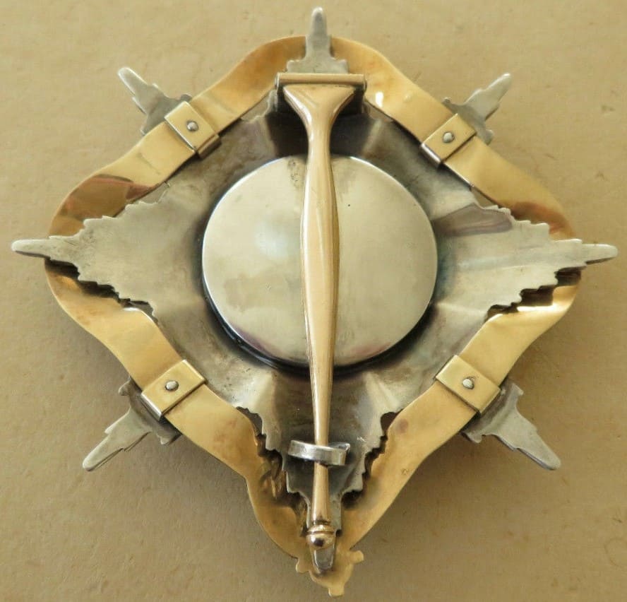 Fake breast  star of Sankt Georgs-Orden (Hanover) combined with the Order of the Garter.jpg