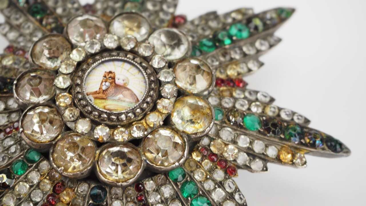 Fake breast  star  with diamonds à la russe.jpg