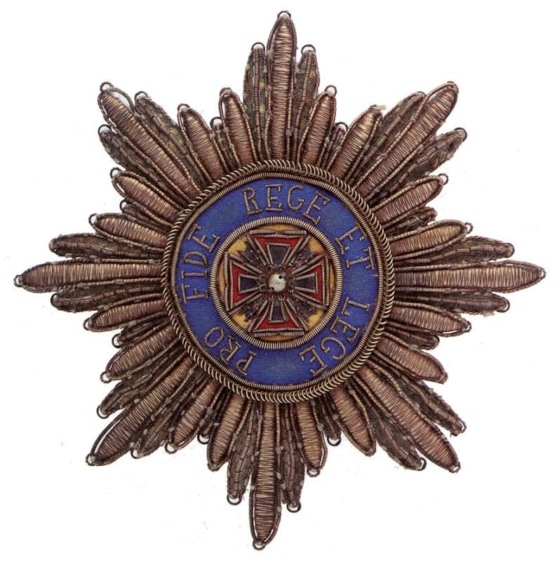 fake embroidered breast star of White Eagle.jpg