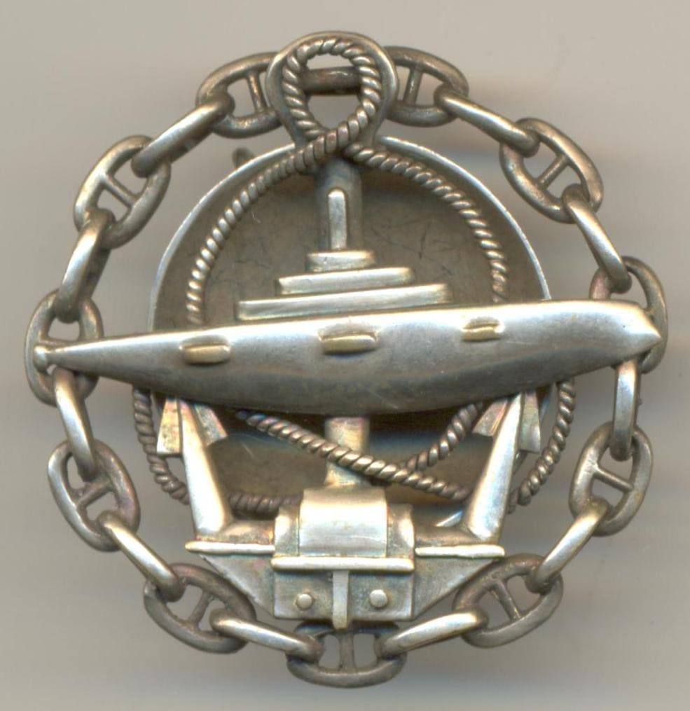 Fake  Imperial Russian Navy Officers' Submarine Class Graduation Badge.jpg