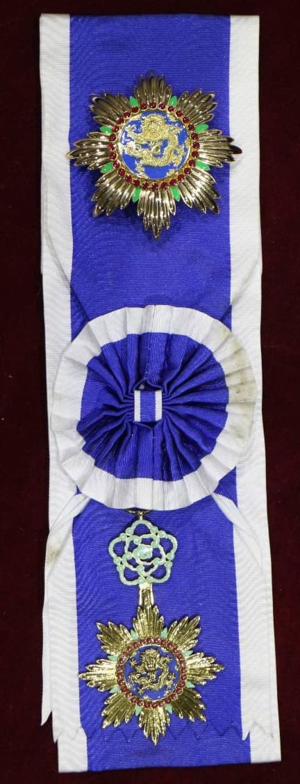 Fake Manchukuo Order of the  Illustrious Dragon.jpg