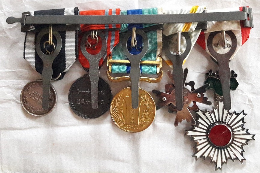 Fake medal bar  with Warrior Merit Medal   Krieger-Verdienstmedaille.jpg