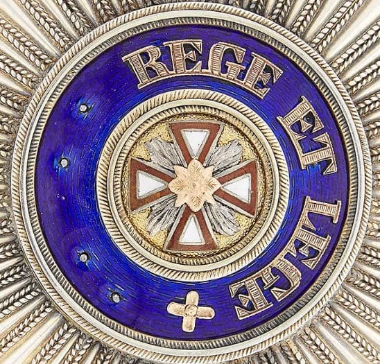 Fake medallion.jpg