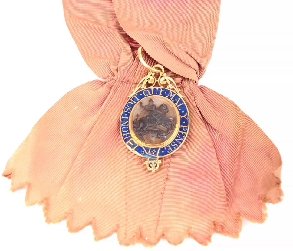 Fake Medallion of Royal Hanoverian Order  of St. George combined with the Most Noble Order of the Garter.jpg