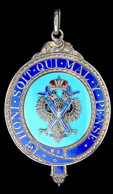 Fake Medallion  with Imperial Russian  Order of Saint Andrew.jpg