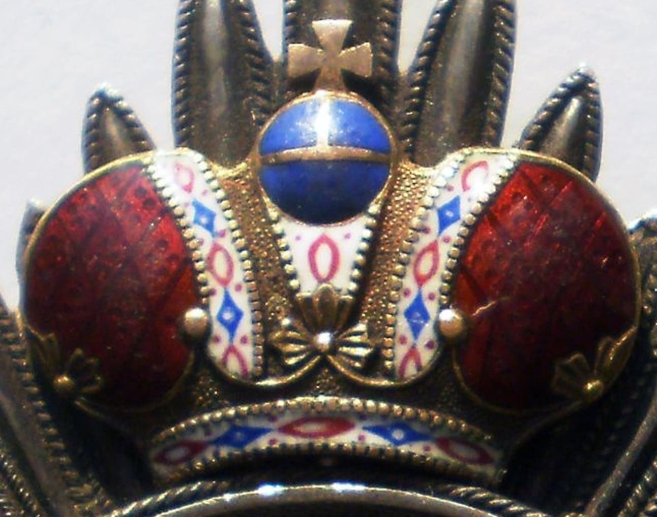Fake Order  of Saint Anna  with  Imperial Crown.jpg