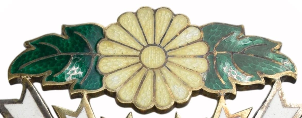 Fake Order of the Chrysanthemum  breast star made by Rothe, Wien — копия.jpg