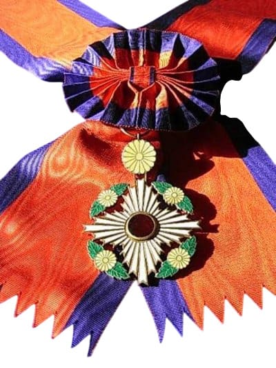 Fake Order of the Chrysanthemum made by Rothe, Wien.jpg