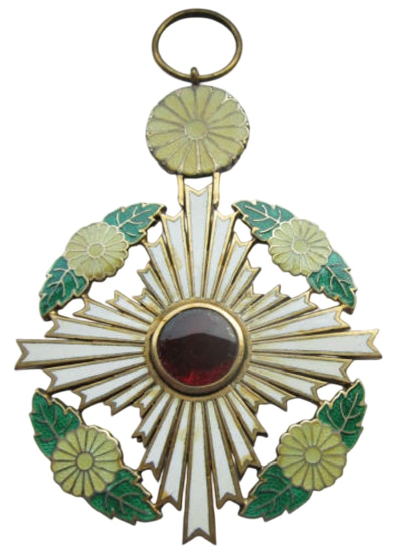 Fake Orderof the Chrysanthemum made by Rothe, Wien.jpg
