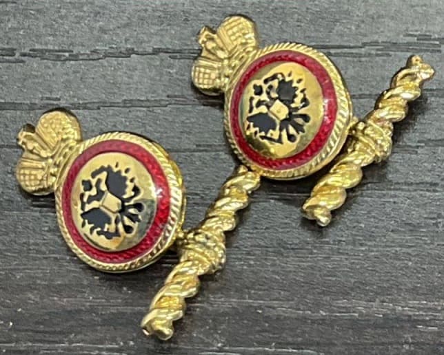 fake set of cufflinks in the form of 4th class Saint Anna order for Non-Christians.jpg
