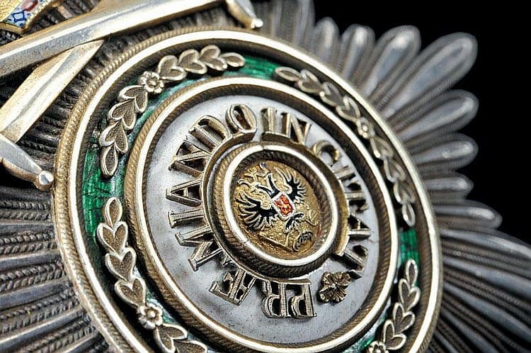 Fake St.Stanislaus Order breast  star for Non-Christians.jpg