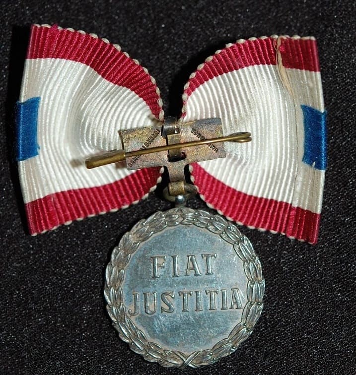 Fiat Justitia November  11, 1918 Yokohama Victory commemorative Medal.jpg