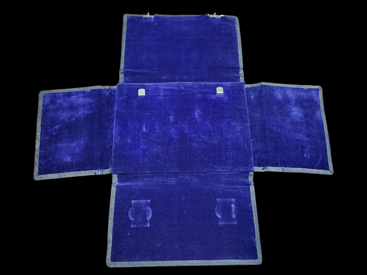 Field case for japanese medal bar.jpg