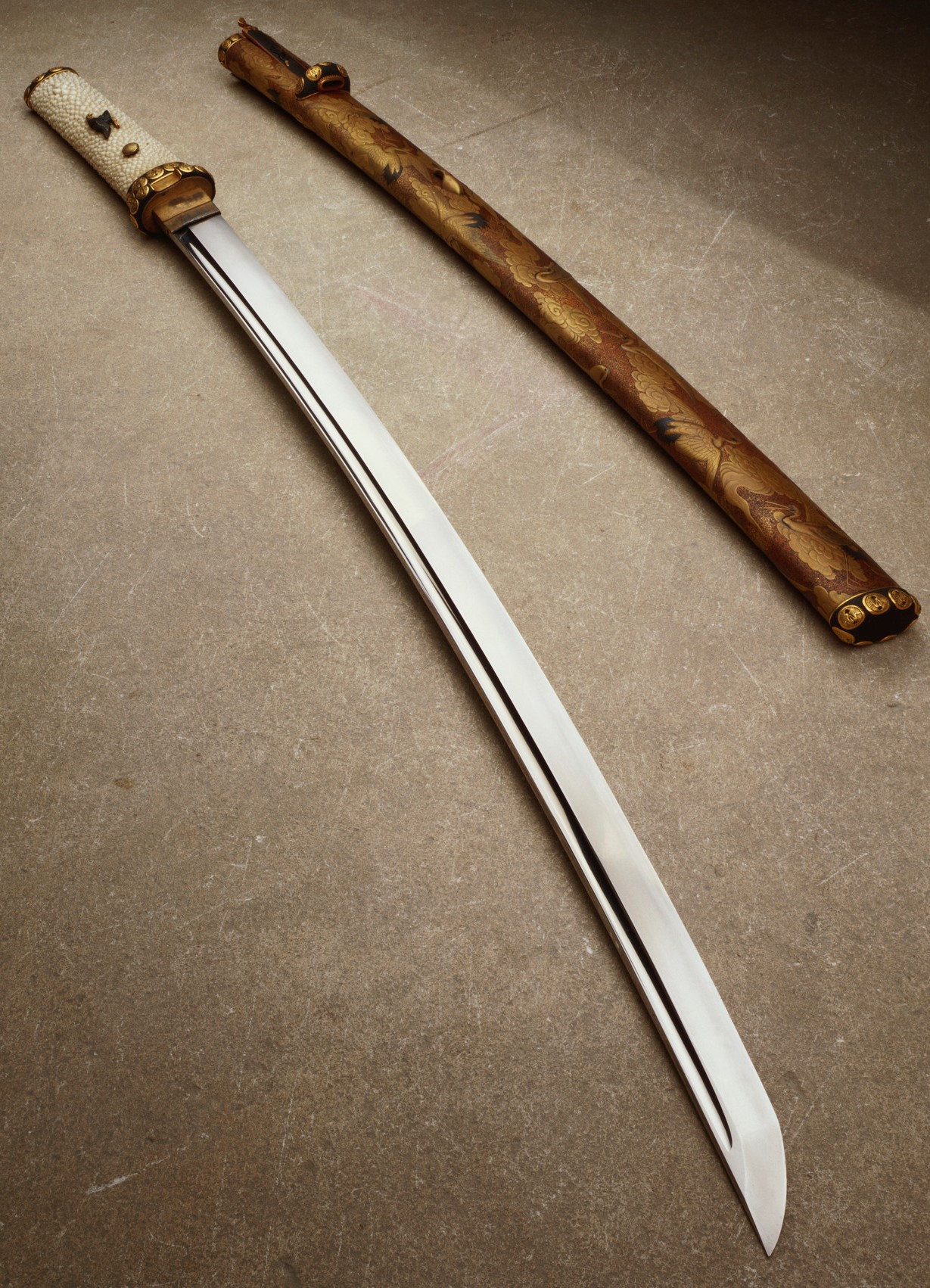 Field Marshal Count Hisaichi Terauchi family sword.jpg