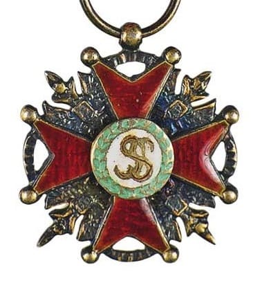 Фрачная копия ордена Святого Станислава с мечами.jpg