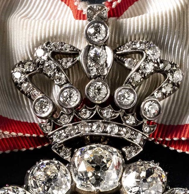 Frederick IX's diamond-set medal, which the Queen inherited from her  mother, Queen Ingrid..jpg